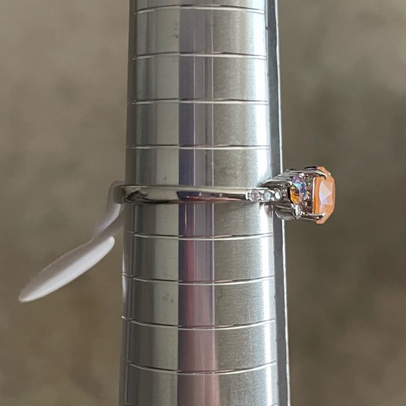 💛 2/$20 💛 Fragrant Jewels ring. Sz 8 - Picture 3 of 3